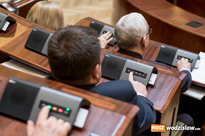 Zdjęcie w galerii na portalu naszwodzislaw.com: Sejmik w Katowicach przeciwko podziałowi województwa śląskiego wiadomości z regionu