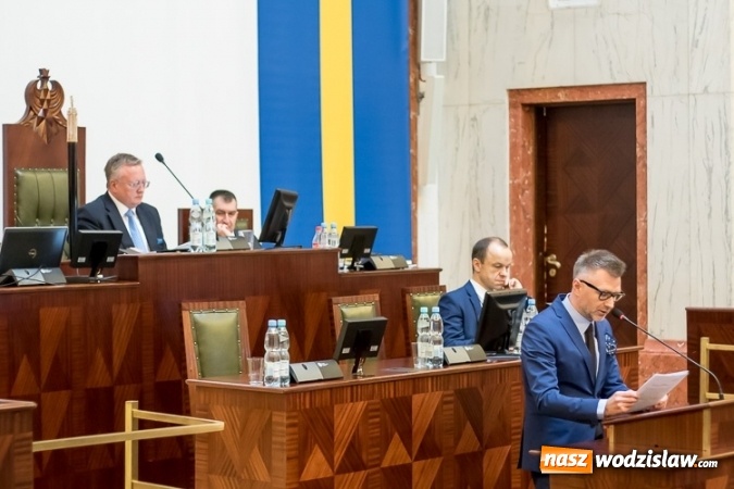 Zdjęcie w galerii na portalu naszwodzislaw.com: Sejmik w Katowicach przeciwko podziałowi województwa śląskiego wiadomości z regionu