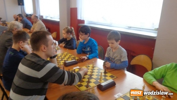 Zdjęcie w galerii na portalu naszwodzislaw.com: Rozegrali V Biblioteczny Turniej Szachowy wiadomości z regionu