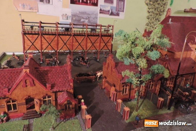 Zdjęcie w galerii na portalu naszwodzislaw.com: Radlinianin stworzył makietę kopalni Emma sprzed stu lat wiadomości z regionu