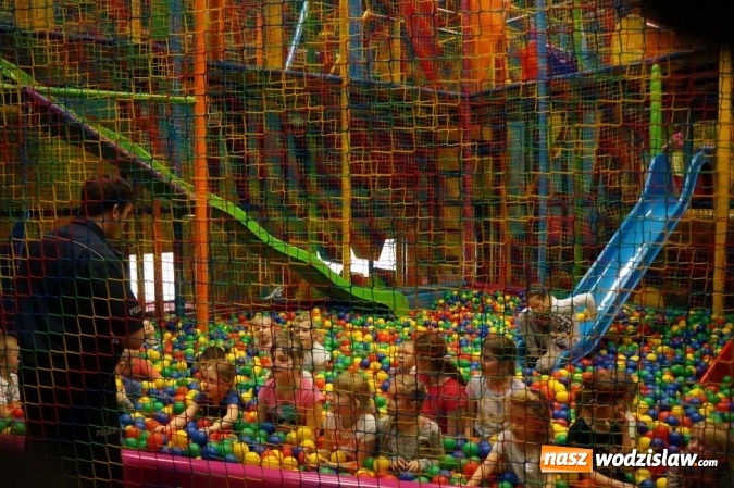 Zdjęcie w galerii na portalu naszwodzislaw.com: Bezpieczne ferie. Policjanci radzą i ostrzegają  wiadomości z regionu