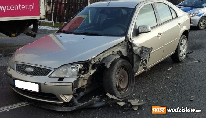 Zdjęcie w galerii na portalu naszwodzislaw.com: Cztery pojazdy zderzyły się na Pszowskiej  wiadomości z regionu