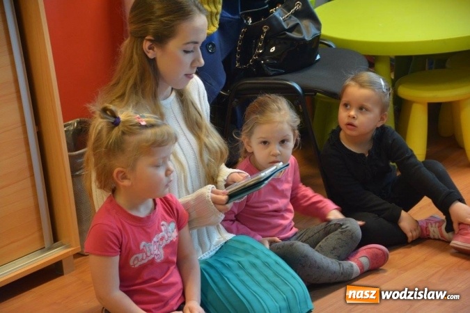 Zdjęcie w galerii na portalu naszwodzislaw.com: Maluchy wyrażały swoje uczucia wiadomości z regionu