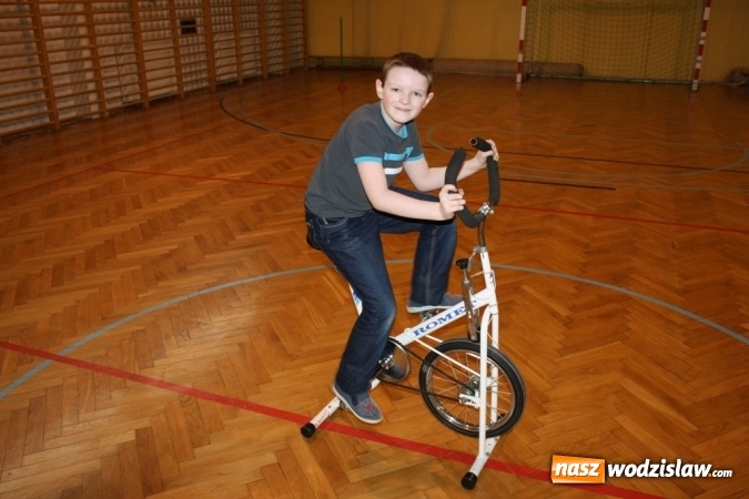 Zdjęcie w galerii na portalu naszwodzislaw.com: Sportowe nawyki z odrobiną profilaktyki, czyli ferie zimowe w SP nr 21  wiadomości z regionu