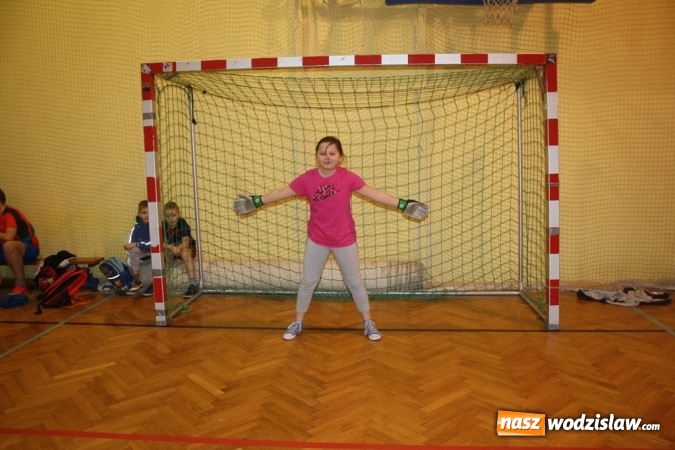 Zdjęcie w galerii na portalu naszwodzislaw.com: Sportowe nawyki z odrobiną profilaktyki, czyli ferie zimowe w SP nr 21  wiadomości z regionu