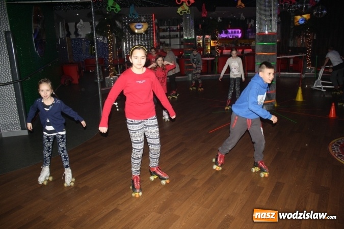 Zdjęcie w galerii na portalu naszwodzislaw.com: Sportowe nawyki z odrobiną profilaktyki, czyli ferie zimowe w SP nr 21  wiadomości z regionu