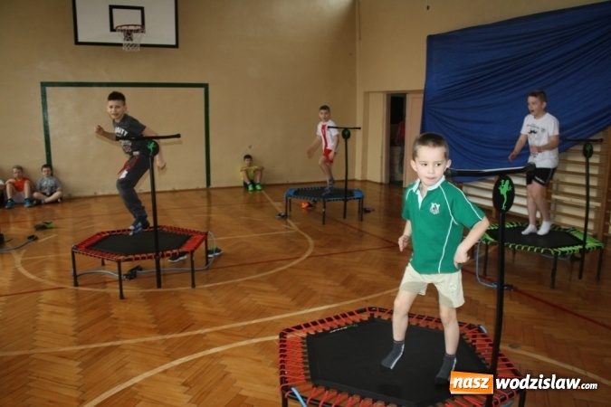 Zdjęcie w galerii na portalu naszwodzislaw.com: Sportowe nawyki z odrobiną profilaktyki, czyli ferie zimowe w SP nr 21  wiadomości z regionu