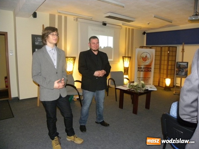 Zdjęcie w galerii na portalu naszwodzislaw.com: Wernisaż wystawy 