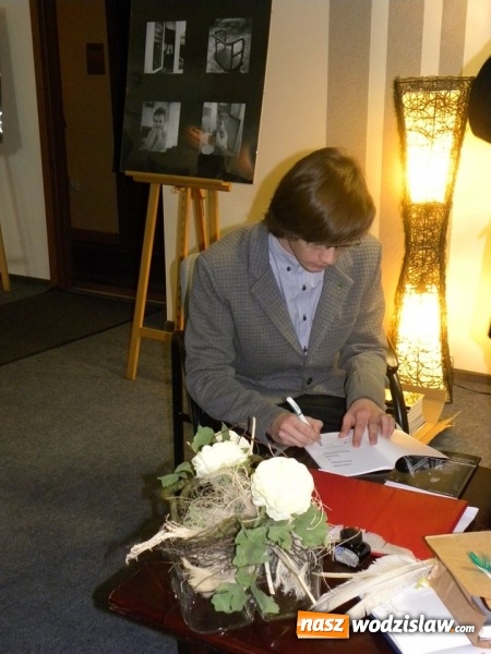 Zdjęcie w galerii na portalu naszwodzislaw.com: Wernisaż wystawy 
