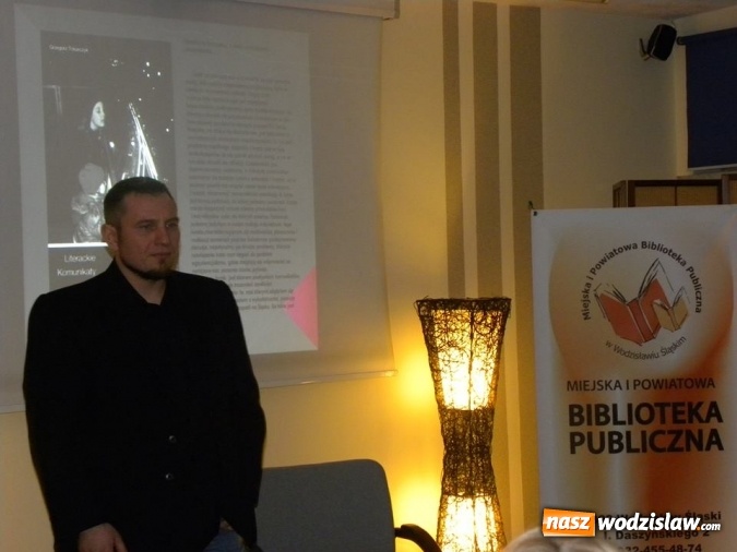 Zdjęcie w galerii na portalu naszwodzislaw.com: Wernisaż wystawy 