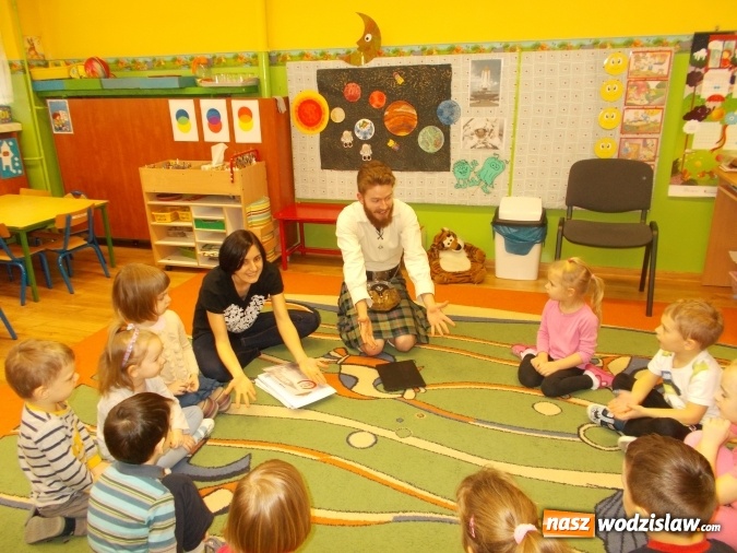 Zdjęcie w galerii na portalu naszwodzislaw.com: Rodowity Szkot zawitał do  przedszkola numer 18  wiadomości z regionu