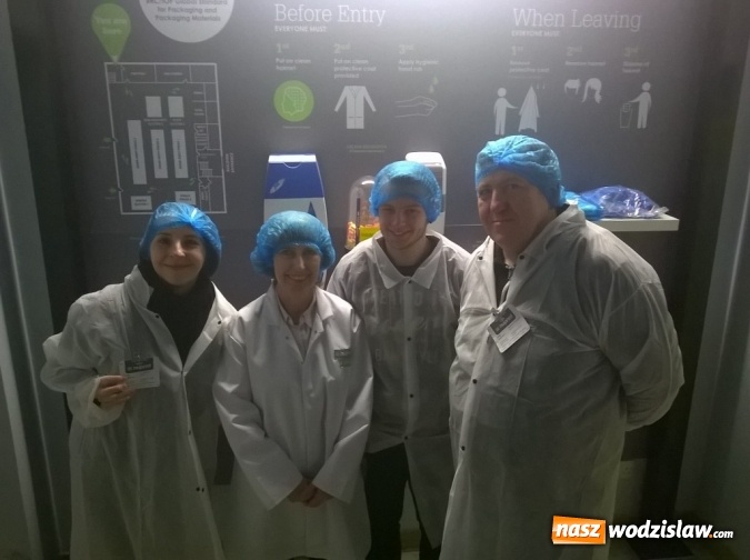 Zdjęcie w galerii na portalu naszwodzislaw.com: Uczniowie Zespół Szkół Technicznych w Wodzisławiu Śląskim pomagają bezrobotnym  wiadomości z regionu