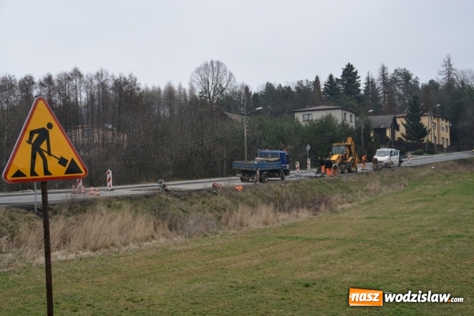 Zdjęcie w galerii na portalu naszwodzislaw.com: Utrudnienia na DW 932 w Marklowicach. Usuwane są szkody górnicze  wiadomości z regionu