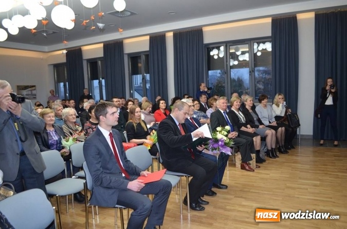 Zdjęcie w galerii na portalu naszwodzislaw.com: Uroczyste otwarcie Wiejskiego Domu Kultury w Gorzycach  wiadomości z regionu