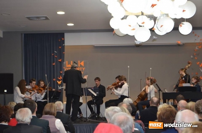 Zdjęcie w galerii na portalu naszwodzislaw.com: Uroczyste otwarcie Wiejskiego Domu Kultury w Gorzycach  wiadomości z regionu