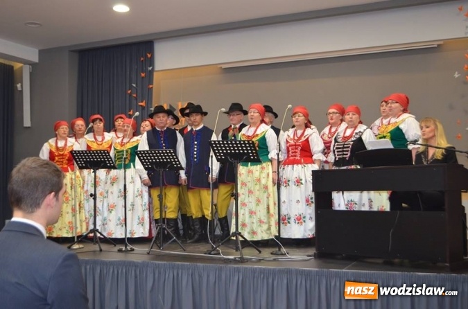 Zdjęcie w galerii na portalu naszwodzislaw.com: Uroczyste otwarcie Wiejskiego Domu Kultury w Gorzycach  wiadomości z regionu