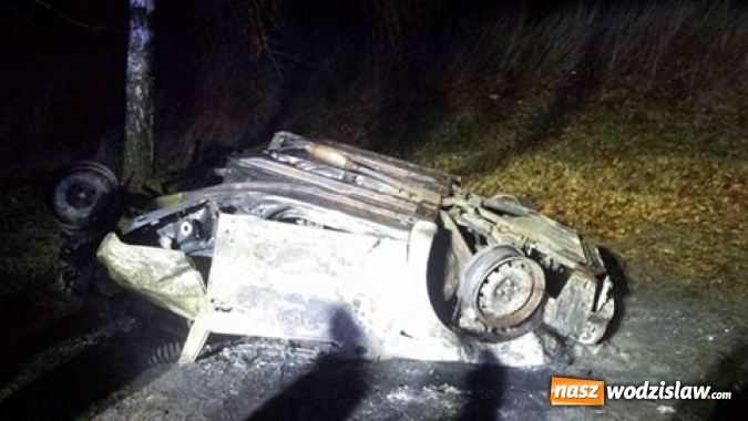 Zdjęcie w galerii na portalu naszwodzislaw.com: Pożar samochodu osobowego w Bukowie. Wybuchł zbiornik gazu wiadomości z regionu