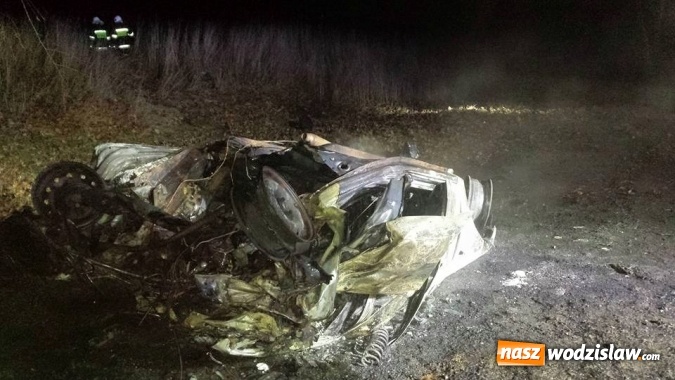 Zdjęcie w galerii na portalu naszwodzislaw.com: Pożar samochodu osobowego w Bukowie. Wybuchł zbiornik gazu wiadomości z regionu