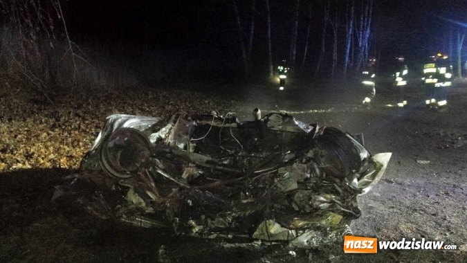 Zdjęcie w galerii na portalu naszwodzislaw.com: Pożar samochodu osobowego w Bukowie. Wybuchł zbiornik gazu wiadomości z regionu