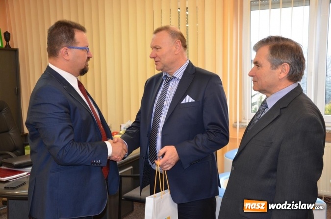 Zdjęcie w galerii na portalu naszwodzislaw.com: Drogi i bezpieczeństwo przeciwpowodziowe tematem numer jeden w Godowie i Gorzycach wiadomości z regionu