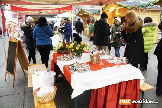 Zdjęcie w galerii na portalu naszwodzislaw.com: Święto śledzia na wodzisławskim rynku wiadomości z regionu