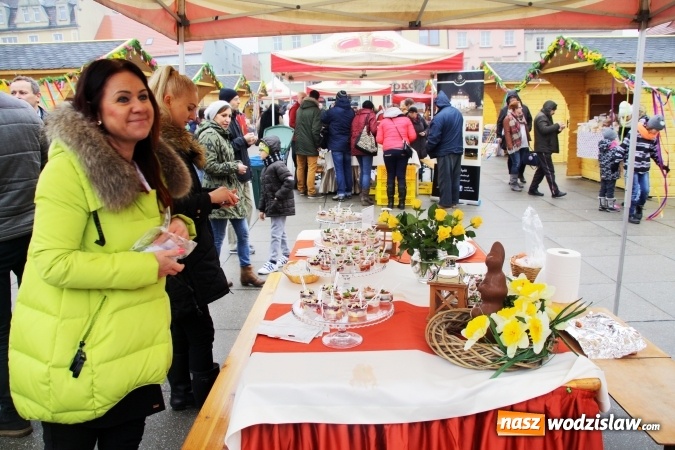 Zdjęcie w galerii na portalu naszwodzislaw.com: Święto śledzia na wodzisławskim rynku wiadomości z regionu