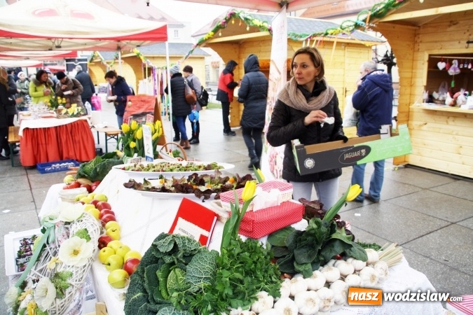 Zdjęcie w galerii na portalu naszwodzislaw.com: Święto śledzia na wodzisławskim rynku wiadomości z regionu