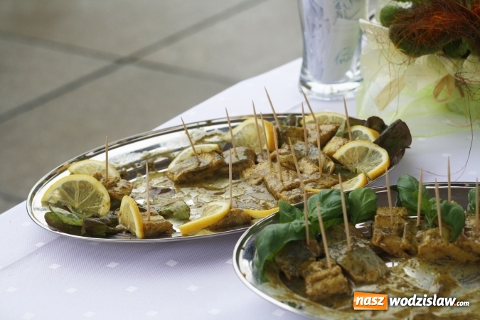 Zdjęcie w galerii na portalu naszwodzislaw.com: Święto śledzia na wodzisławskim rynku wiadomości z regionu