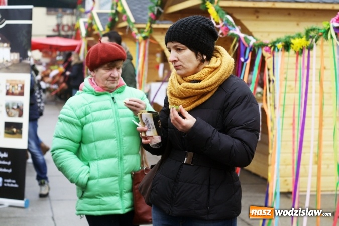 Zdjęcie w galerii na portalu naszwodzislaw.com: Święto śledzia na wodzisławskim rynku wiadomości z regionu