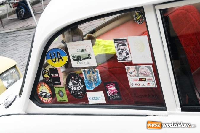 Zdjęcie w galerii na portalu naszwodzislaw.com: Rodzinne grillowanie w klimacie PRL na wodzisławskim rynku  wiadomości z regionu