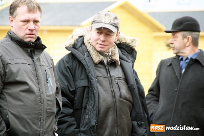 Zdjęcie w galerii na portalu naszwodzislaw.com: Rodzinne grillowanie w klimacie PRL na wodzisławskim rynku  wiadomości z regionu