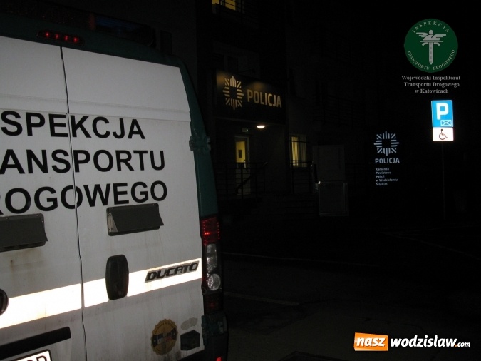 Zdjęcie w galerii na portalu naszwodzislaw.com: Napadł na inspektora, zdemolował radiowóz i zjadł kartę kierowcy wiadomości z regionu