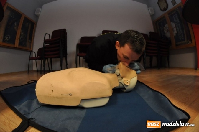 Zdjęcie w galerii na portalu naszwodzislaw.com: Recertyfikacja uprawnień z kwalifikowanej pierwszej pomocy. Strażacy potwierdzili swoje umiejętności wiadomości z regionu