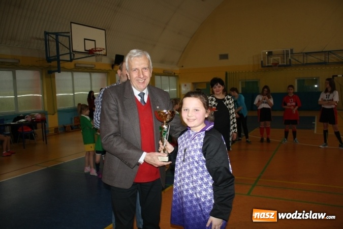 Zdjęcie w galerii na portalu naszwodzislaw.com: Słodki smak zwycięstwa dla zawodniczek z SP nr 21 wiadomości z regionu