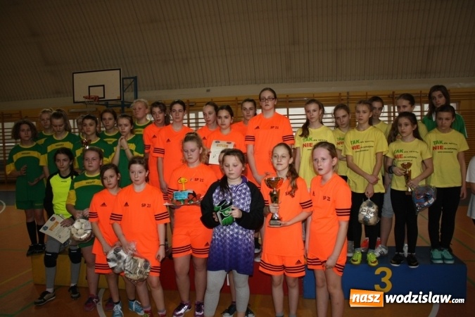 Zdjęcie w galerii na portalu naszwodzislaw.com: Słodki smak zwycięstwa dla zawodniczek z SP nr 21 wiadomości z regionu