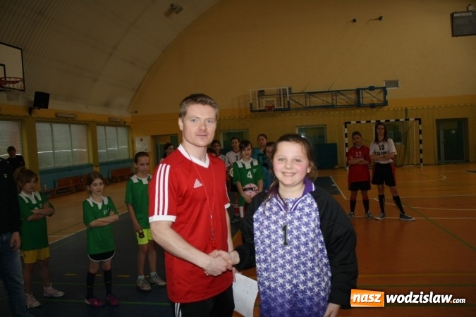 Zdjęcie w galerii na portalu naszwodzislaw.com: Słodki smak zwycięstwa dla zawodniczek z SP nr 21 wiadomości z regionu