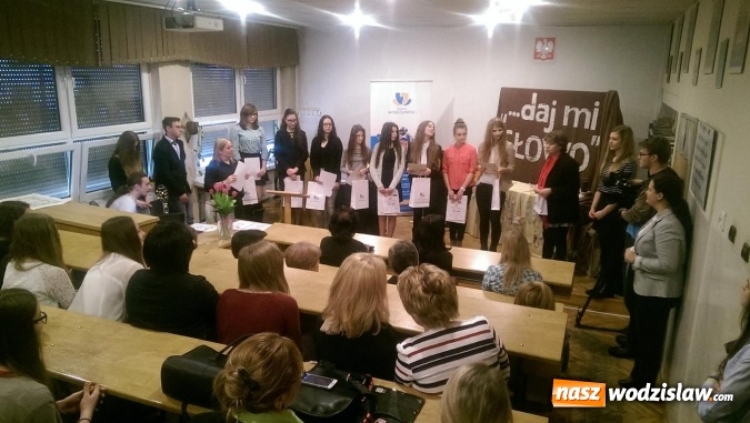 Zdjęcie w galerii na portalu naszwodzislaw.com: Młodzi poeci zaprezentowali swoją twórczość  wiadomości z regionu