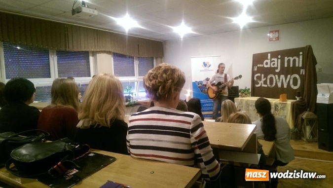 Zdjęcie w galerii na portalu naszwodzislaw.com: Młodzi poeci zaprezentowali swoją twórczość  wiadomości z regionu