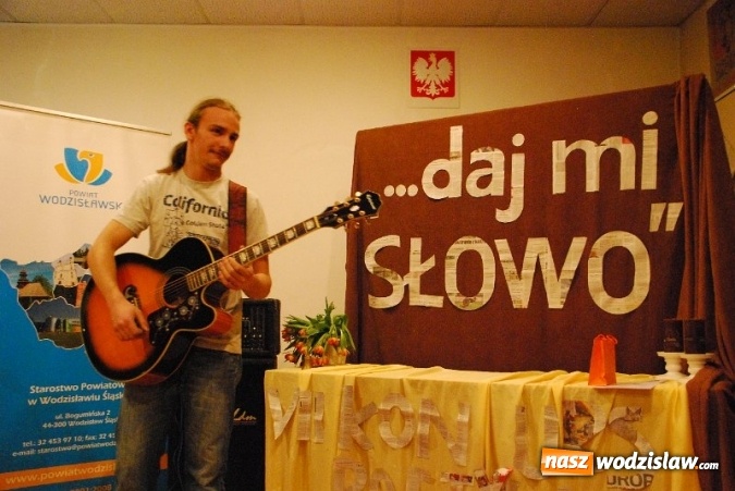 Zdjęcie w galerii na portalu naszwodzislaw.com: Młodzi poeci zaprezentowali swoją twórczość  wiadomości z regionu