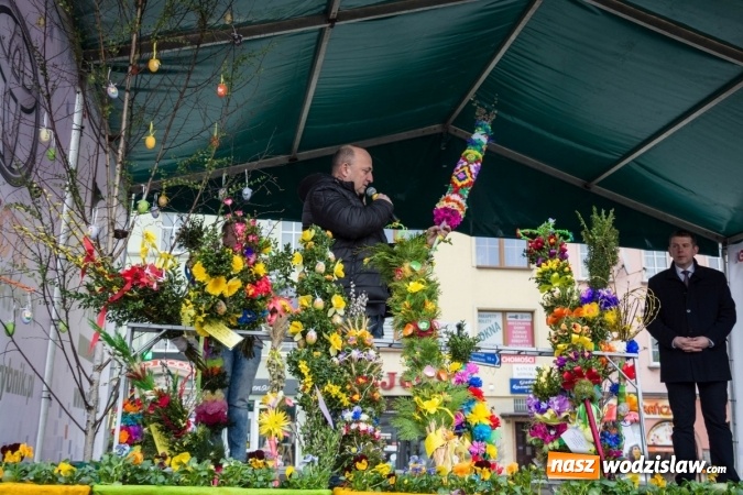 Zdjęcie w galerii na portalu naszwodzislaw.com: Niedziela Palmowa na wodzisławskim Rynku wiadomości z regionu
