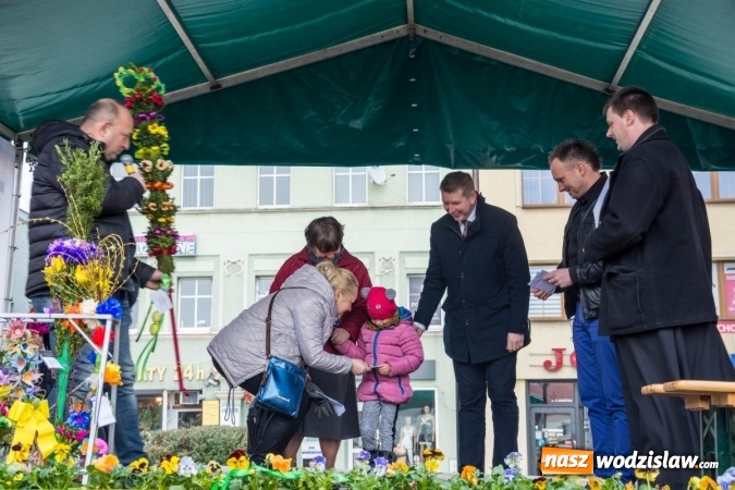 Zdjęcie w galerii na portalu naszwodzislaw.com: Niedziela Palmowa na wodzisławskim Rynku wiadomości z regionu