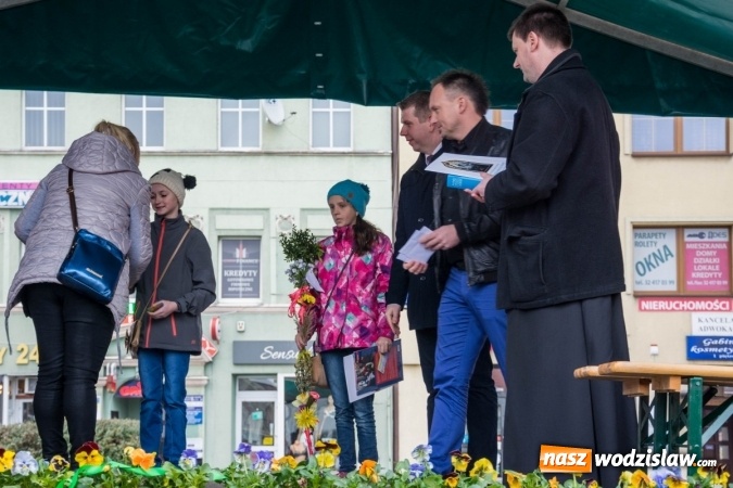 Zdjęcie w galerii na portalu naszwodzislaw.com: Niedziela Palmowa na wodzisławskim Rynku wiadomości z regionu
