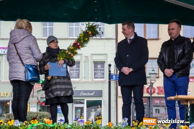 Zdjęcie w galerii na portalu naszwodzislaw.com: Niedziela Palmowa na wodzisławskim Rynku wiadomości z regionu