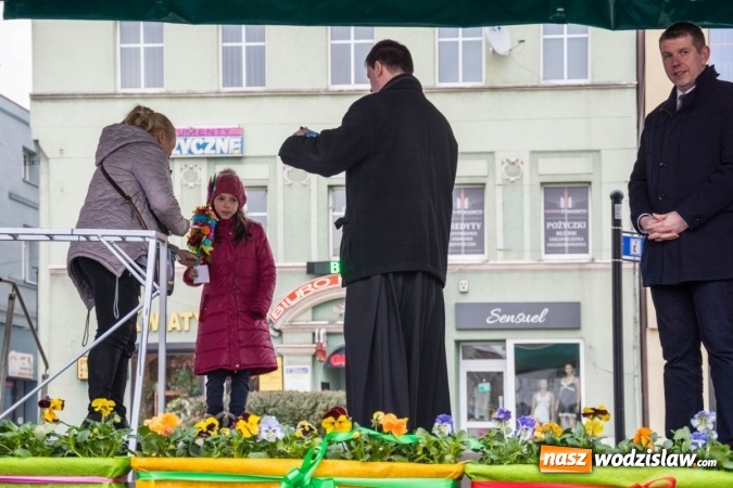 Zdjęcie w galerii na portalu naszwodzislaw.com: Niedziela Palmowa na wodzisławskim Rynku wiadomości z regionu