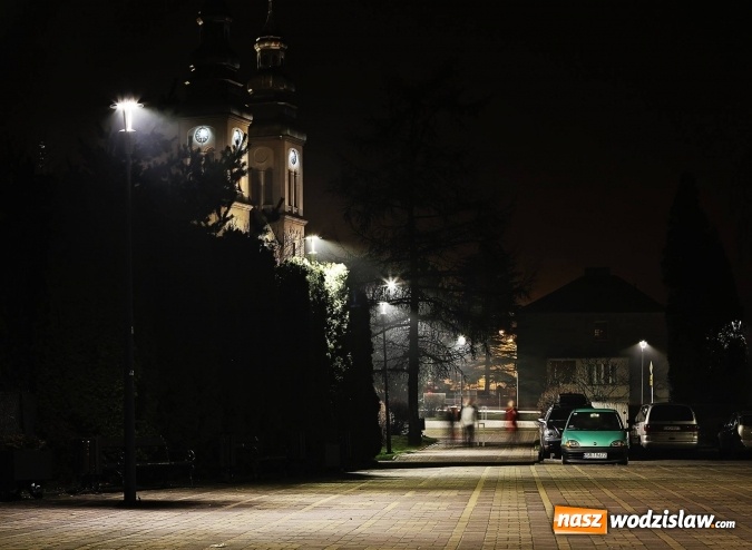 Zdjęcie w galerii na portalu naszwodzislaw.com: Radlin: Nowe oświetlenie ledowe w centrum  wiadomości z regionu