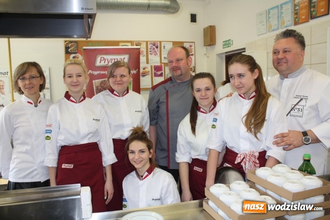 Zdjęcie w galerii na portalu naszwodzislaw.com: Robert Sowa gotował w wodzisławskim Ekonomiku  wiadomości z regionu