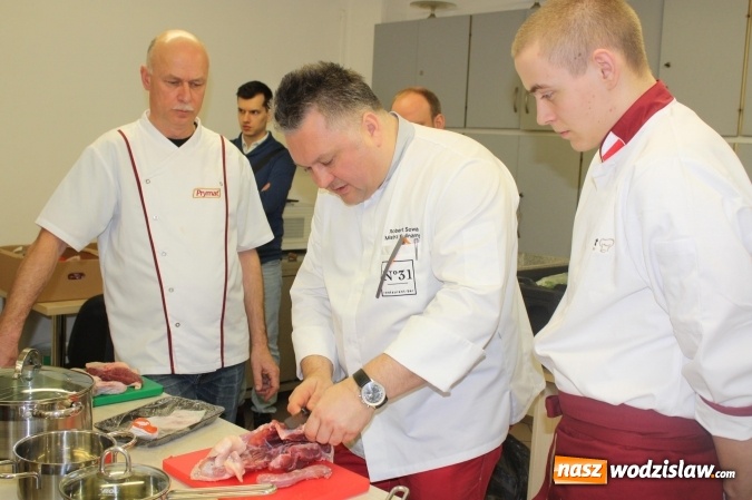 Zdjęcie w galerii na portalu naszwodzislaw.com: Robert Sowa gotował w wodzisławskim Ekonomiku  wiadomości z regionu