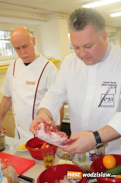 Zdjęcie w galerii na portalu naszwodzislaw.com: Robert Sowa gotował w wodzisławskim Ekonomiku  wiadomości z regionu