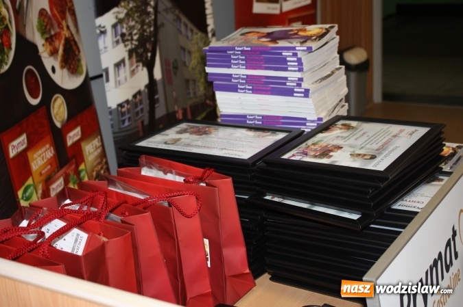 Zdjęcie w galerii na portalu naszwodzislaw.com: Robert Sowa gotował w wodzisławskim Ekonomiku  wiadomości z regionu