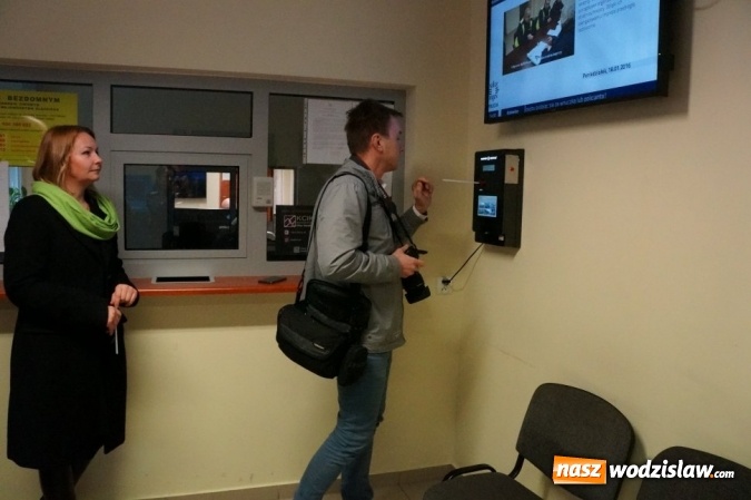 Zdjęcie w galerii na portalu naszwodzislaw.com: Samoobsługowy alkomat od dzisiaj w wodzisławskiej komendzie wiadomości z regionu